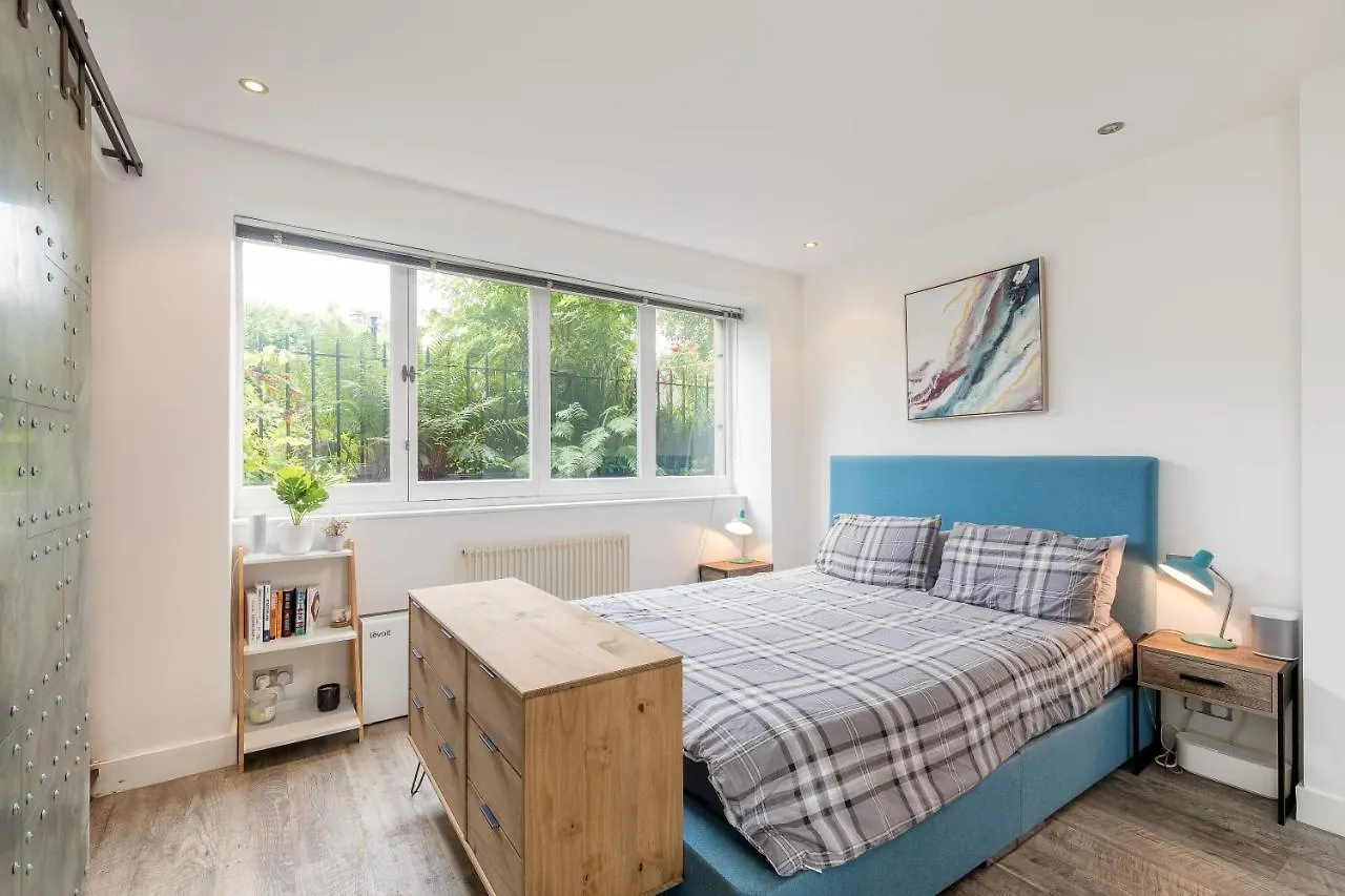 Nyaraló Luxury Architect Designed Apt 13 Mins To Royal Mile Edinburgh