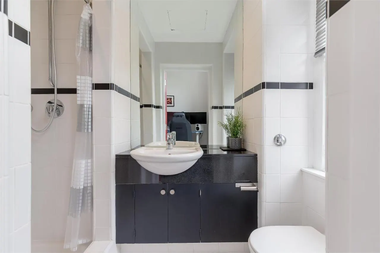 Luxury Architect Designed Apt 13 Mins To Royal Mile Edinburgh