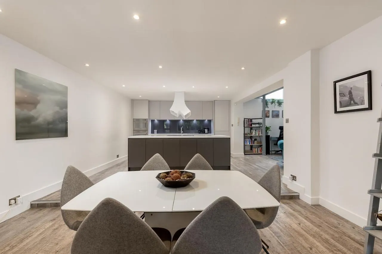 Nyaraló Luxury Architect Designed Apt 13 Mins To Royal Mile Edinburgh