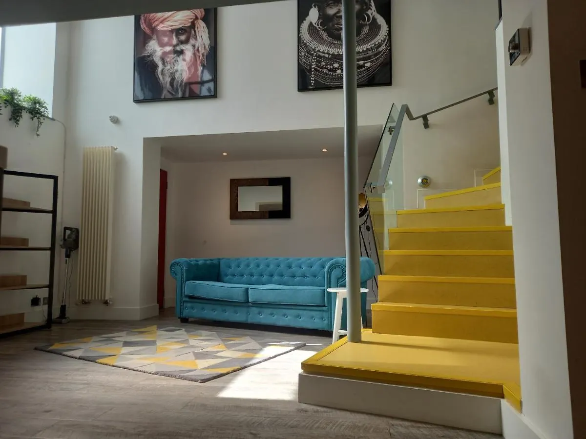 Nyaraló Luxury Architect Designed Apt 13 Mins To Royal Mile Edinburgh